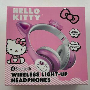 Sanrio Hello Kitty Wireless Light-up Headphones with Built-in Microphone, Pink,